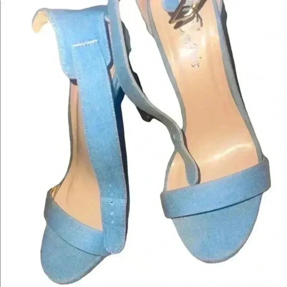 Super Cute Ankle Strap High Heel Sandals ⬇️PRICE DROP⬇️. - Picture 1 of 8